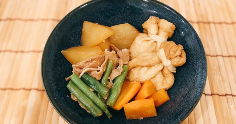 餅巾着入り 豚肉と野菜の煮物